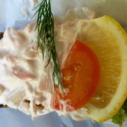 Ritz Smørrebrød - 12 DKK schrimps salad