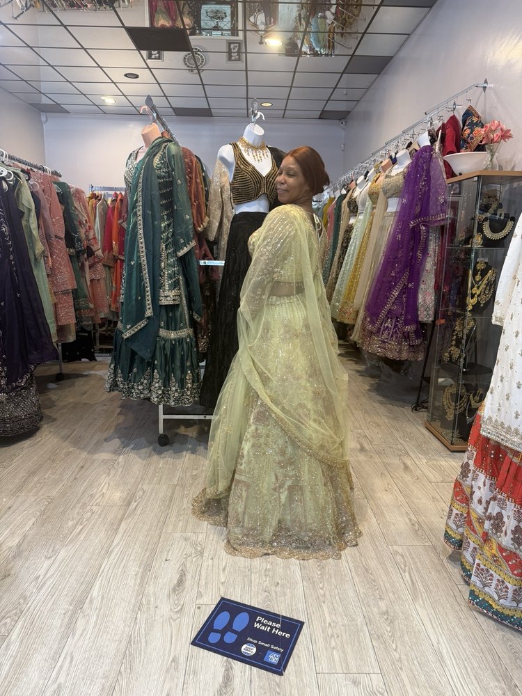 Padma India Fashion & Spa Logo