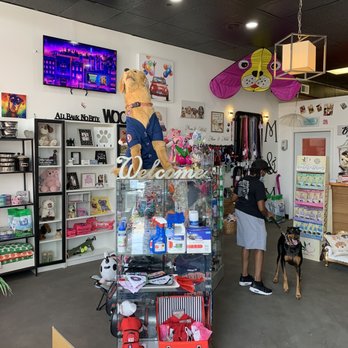 Mane & Minks Vet-Spa - Inside boutique. - Pet Groomers Near Me - Houston, Texas Mane & Minks Vet-Spa - Inside boutique. - Pet Groomers Near Me - Houston, Texas