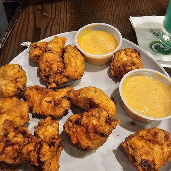 Wahlburgers - Paul's popcorn chicken with Wahlburger sauce - American Near Me - Mashantucket, Connecticut