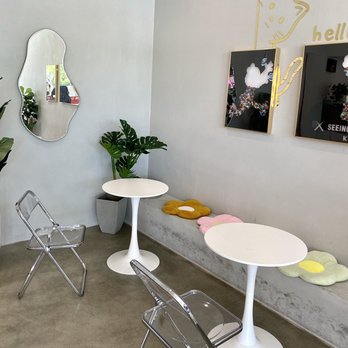 Moomo Tea - Inside Seating Area - Bubble Tea Near Me - Sunnyvale, California Moomo Tea - Inside Seating Area - Bubble Tea Near Me - Sunnyvale, California