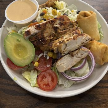 Walt’s Eats & Drinks - Southwest Salad with Chicken and Chipotle Ranch Dressing - Salad Near Me - Brownsburg, Indiana
