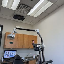 Sun Valley Pediatric Dentistry - Avondale - Tv on ceiling