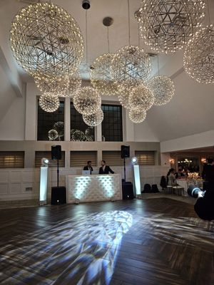 Water's Edge Centerport by null