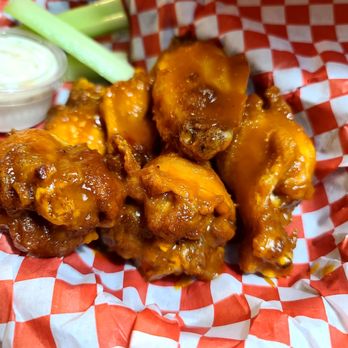 Twisted Pies Pizzeria - Wings (honey hot) - Pizza Near Me - Mesa, Arizona