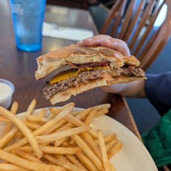 Cowgirl Cafe - Cheeseburger with Bacon and Thousand Island - Breakfast & Brunch Near Me - Paso Robles, California Cowgirl Cafe - Cheeseburger with Bacon and Thousand Island - Breakfast & Brunch Near Me - Paso Robles, California