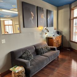 Ambushed Salon - Sitting area