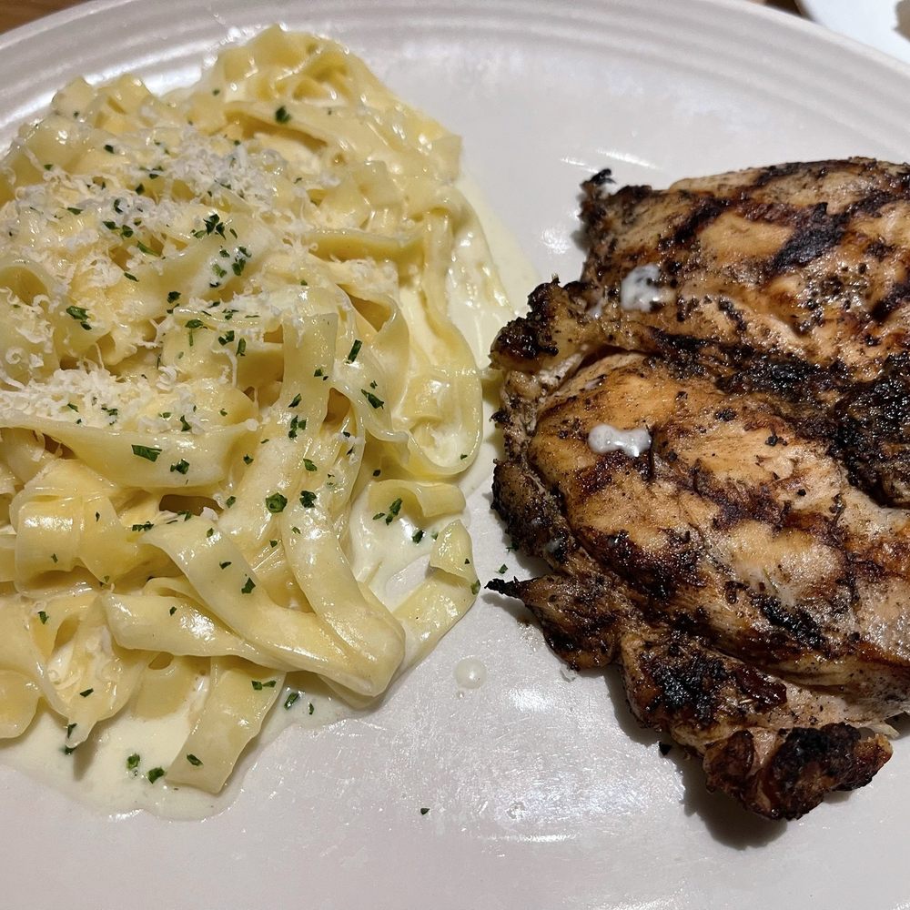Tuscan-Grilled Chicken and Fettuccine Alfredo Tuscan-Grilled Chicken and Fettuccine Alfredo