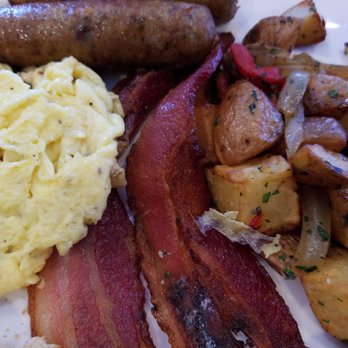 The Roxy Encinitas - Tapas/Small Plates Near Me - Encinitas, California