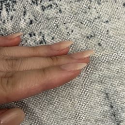 Nice thin and even dip acrylic powder application -- no big bump of acrylic that you'll sometimes get at other salons