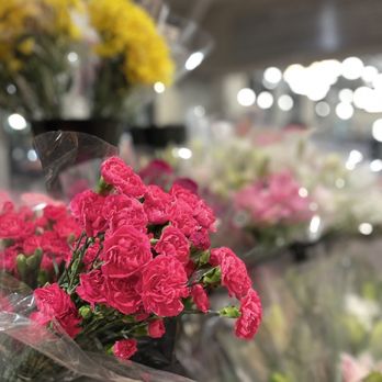Lunds & Byerlys - Floral - Grocery Near Me - Saint Paul, Minnesota