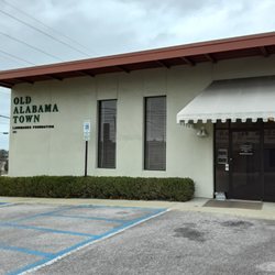 Old Alabama Town - Outside of building