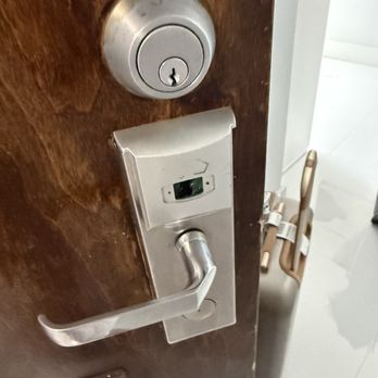 Ocean Manor Beach Resort - Broken door - Hotels Near Me - Fort Lauderdale, Florida