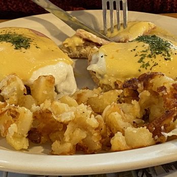 The Smokey Griddle Pancake House - Eggs Benedict - New American Near Me - Williamsburg, Virginia