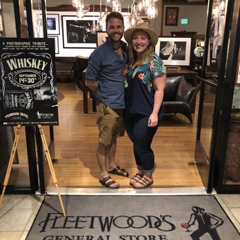 Fleetwood's on Front St - New American Near Me - Lahaina, Hawaii