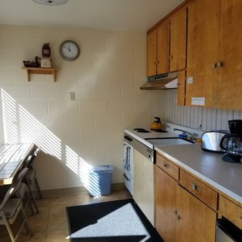Sierra Lodge - Ktichen, includes mini fridge , coffee maker and microwave - Hotels Near Me - Three Rivers, California Sierra Lodge - Ktichen, includes mini fridge , coffee maker and microwave - Hotels Near Me - Three Rivers, California