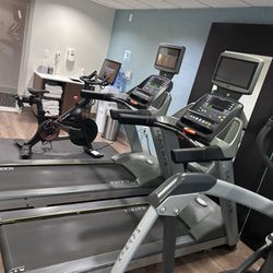 Holiday Inn Express & Suites Wausau - Fitness center up to date, even has a Peleton!