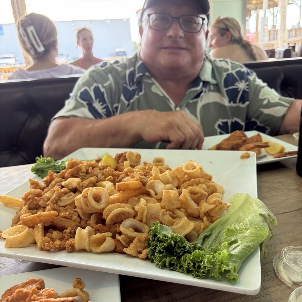 Get Hooked Grill - Seafood platter was hot and crispy and not a hint of grease - Seafood Near Me - Hudson, Florida