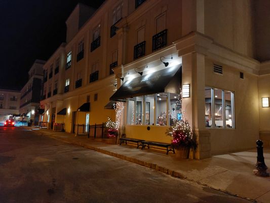 De Lorenzo's Tomato Pies by null