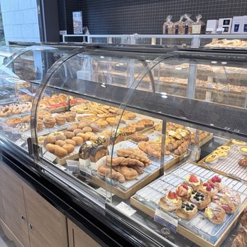 Paris Baguette - display - Bakeries Near Me - Los Angeles, California Paris Baguette - display - Bakeries Near Me - Los Angeles, California