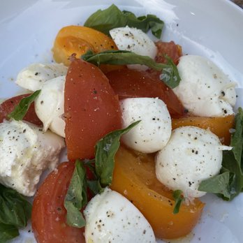 Bell Market - Freshest tomatoes - Pizza Near Me - Holmdel, New Jersey Bell Market - Freshest tomatoes - Pizza Near Me - Holmdel, New Jersey