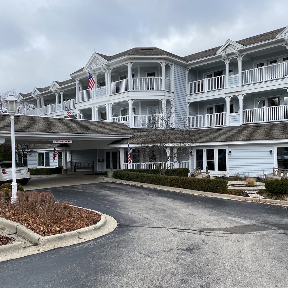 The Geneva Inn - Front of hotel. - Hotels Near Me - Lake Geneva, Wisconsin The Geneva Inn - Front of hotel. - Hotels Near Me - Lake Geneva, Wisconsin