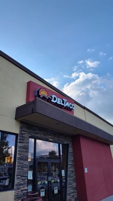 Del Taco by null