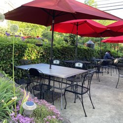 North Plank Road Tavern - Adorable garden!