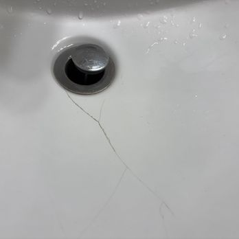 Pelican Inn & Suites - Cracked sink like you'd find in a cheap motel. - Hotels Near Me - Cambria, California Pelican Inn & Suites - Cracked sink like you'd find in a cheap motel. - Hotels Near Me - Cambria, California