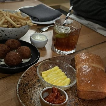 Ungrafted - Milk bread, hush puppies, fries, ginger cocktail - New American Near Me - San Francisco, California Ungrafted - Milk bread, hush puppies, fries, ginger cocktail - New American Near Me - San Francisco, California