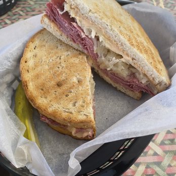Barrow's Gourmet Deli - Reuben - Delis Near Me - Tampa, Florida