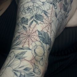 Sanctum Tattoo Studio - Freehand web tattoo