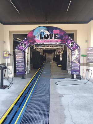 High-Quality Car Wash Lakeland Scene in HD High-Quality Car Wash Lakeland Scene in HD