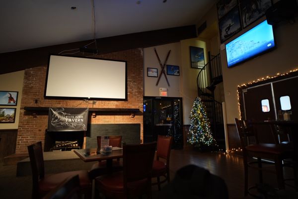 White Horse Tavern by null