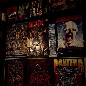 Beelman's - Bathroom wall - Pubs Near Me - Los Angeles, California Beelman's - Bathroom wall - Pubs Near Me - Los Angeles, California