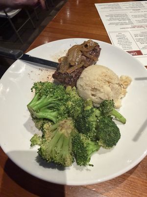 Flips Patio Grill by null