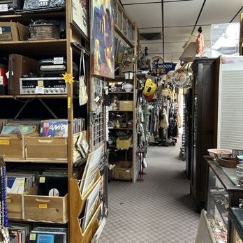 Cache Valley Antique Mall - Antiques Near Me - Logan, Utah