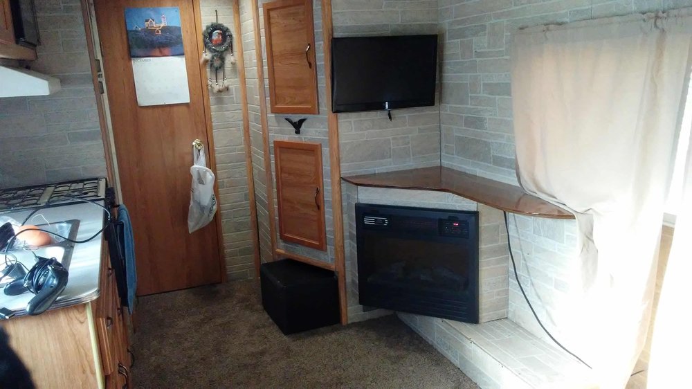 Slide of Bob's Mobile RV Service