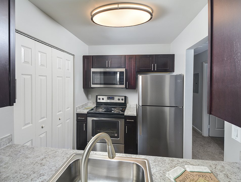 THE APARTMENTS AT IRON RIDGE Updated September 2024 31 Photos