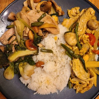 Imm Thai - left is cashew chicken and angel curry chicken on the right...both fabulous!!! - Thai Near Me - Clark, New Jersey Imm Thai - left is cashew chicken and angel curry chicken on the right...both fabulous!!! - Thai Near Me - Clark, New Jersey