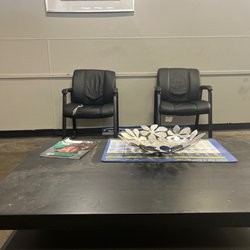 Pep Boys - Random waiting Room Pic. This place screams health issue but check out that chic bowl! Should have snatched it for the lies! jk