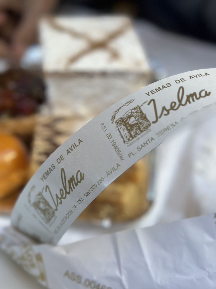 YEMAS DE AVILA 19 Photos Plaza Mercado Chico, Pirkanmaa, Ávila