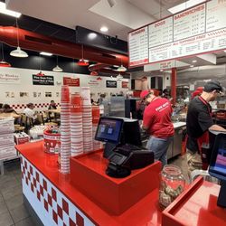 Five Guys - Inside