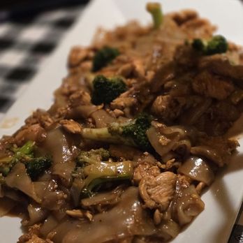 Mom's Siam - Thai Near Me - Richmond, Virginia