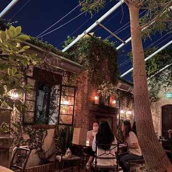 AOC - Outdoor patio - Cocktail Bars Near Me - Los Angeles, California AOC - Outdoor patio - Cocktail Bars Near Me - Los Angeles, California