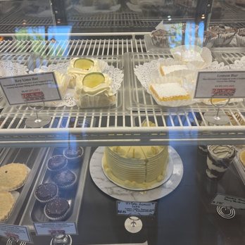 Eats & Treats Cafe - Key lime pie, and lemon bars - Barbeque Near Me - Philomath, Oregon Eats & Treats Cafe - Key lime pie, and lemon bars - Barbeque Near Me - Philomath, Oregon
