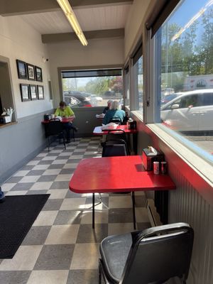 Don & Jo's Drive-In by null