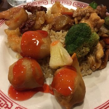 Hunan Garden - All three dishes around the rice - Chinese Near Me - Rosenberg, Texas