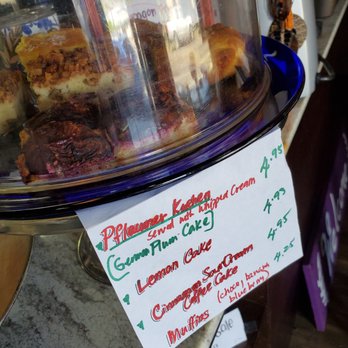 Mirage Art & Coffee - cakes - Cafes Near Me - Honolulu, Hawaii