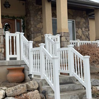 Best Vinyl - Stepped vinyl railing front entry utah - Fences & Gates Near Me Best Vinyl - Stepped vinyl railing front entry utah - Fences & Gates Near Me